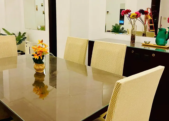 Zamalek Home 2 Bedroom Cozy, Spacious With Gourmet Kitchen